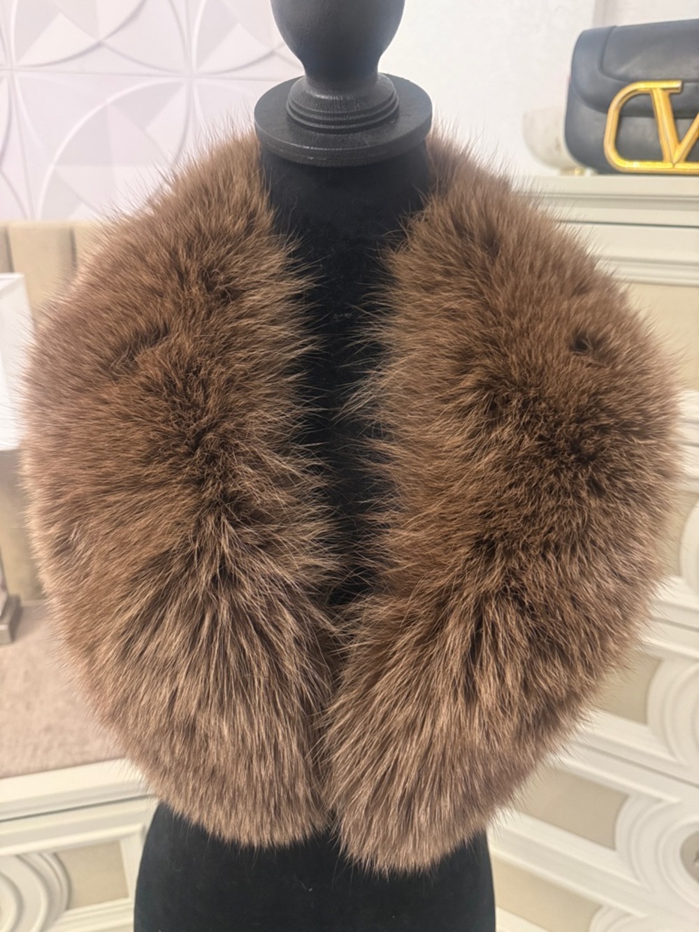 Saga fox fur collar clip on scarf